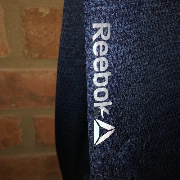 Reebok Speedwick Fleece Hoodie, Speedwick Sweatpants, & Shirt (size L) Bundle - Picture 9 of 16